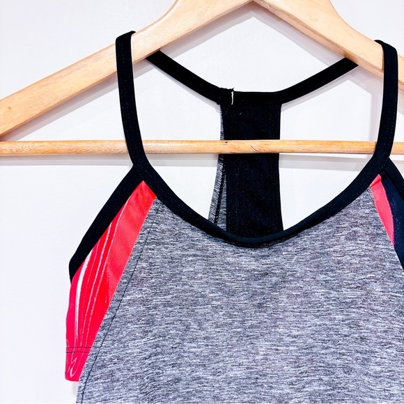 NIKE Grey and coral sports camisole with integrated top - Picture 2 of 6